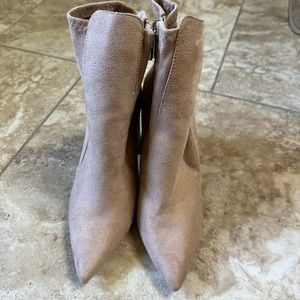 Qupid Booties size 9
